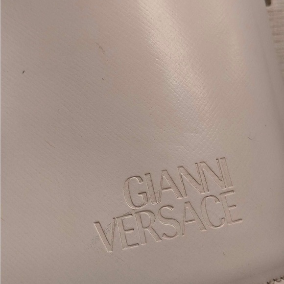 👜 VERSACE BEAUTIFUL VANITY BAG 👜💯 authenticb -  PRICE FIRM ✌️ - Picture 9 of 13